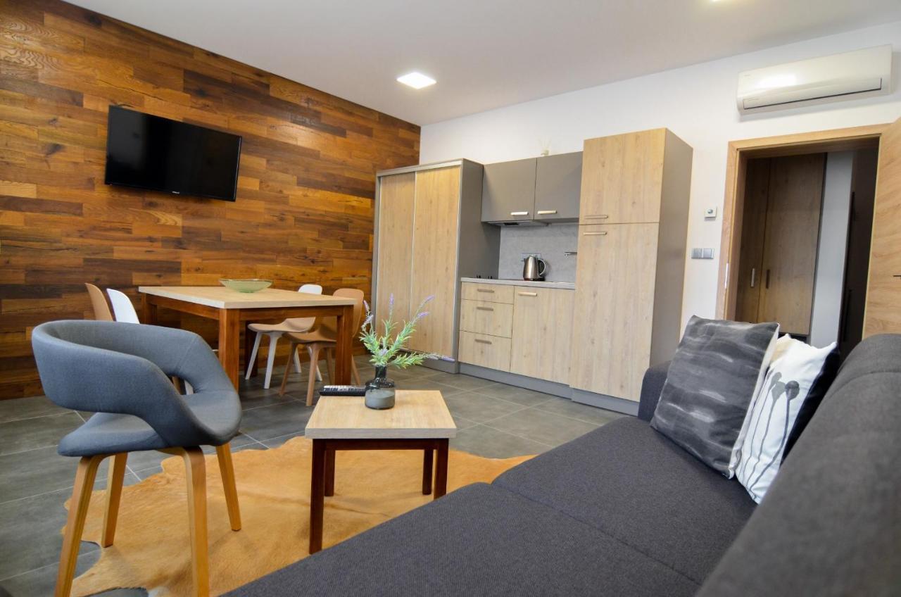 Apartmany Malek วาลติตซา ภายนอก รูปภาพ